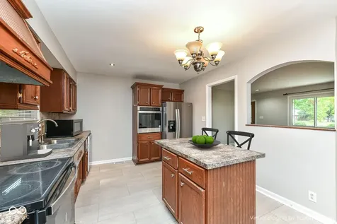 6211 E 55th Place Indianapolis IN 46226