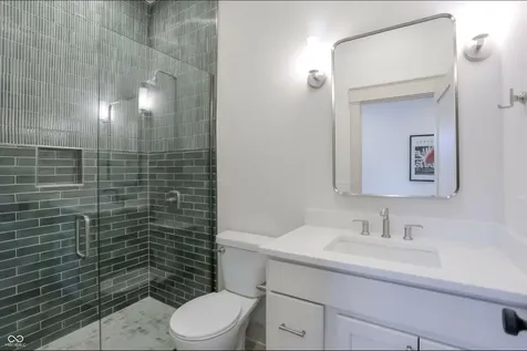 122 E 32nd Street Indianapolis IN 46205