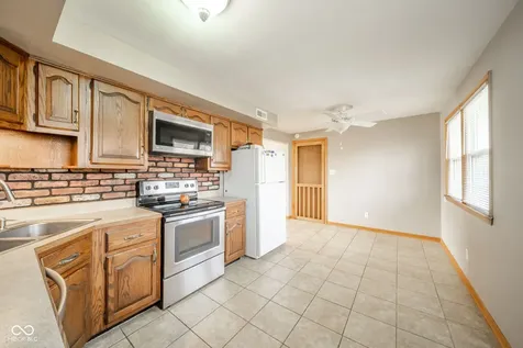 228 E 600 N Alexandria IN 46001