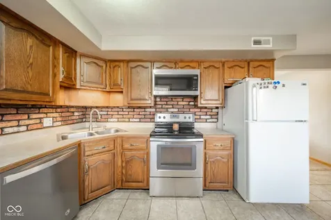 228 E 600 N Alexandria IN 46001