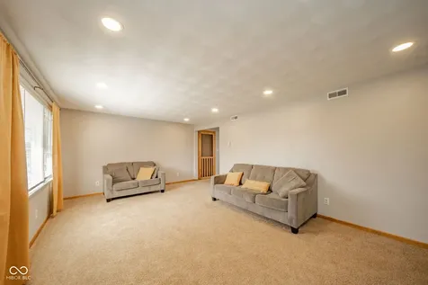 228 E 600 N Alexandria IN 46001