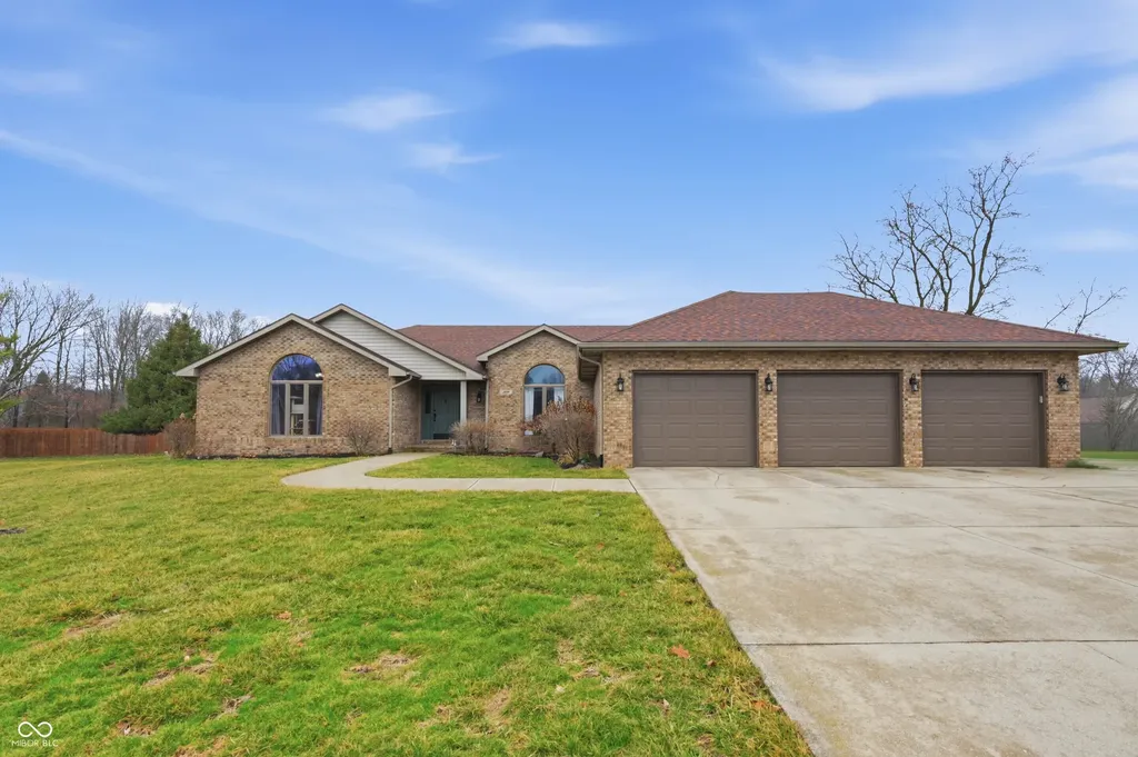 209 N Copperwood Court Muncie IN 47304