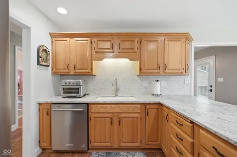209 N Copperwood Court Muncie IN 47304