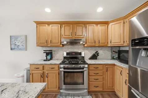 209 N Copperwood Court Muncie IN 47304