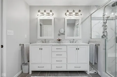 209 N Copperwood Court Muncie IN 47304