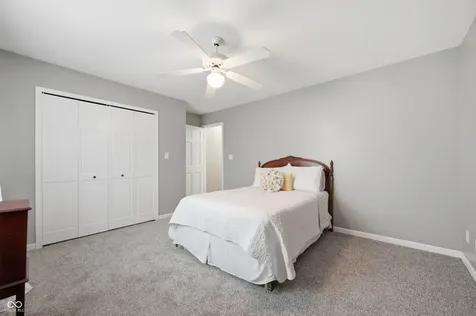 209 N Copperwood Court Muncie IN 47304