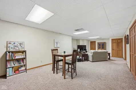 209 N Copperwood Court Muncie IN 47304