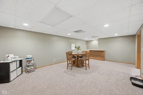 209 N Copperwood Court Muncie IN 47304