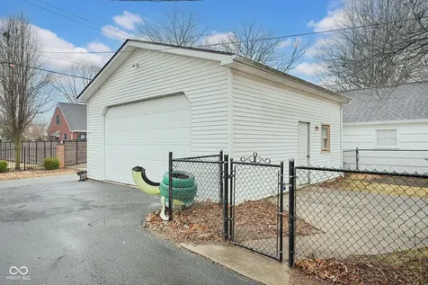 2308 Pearl Street Columbus IN 47201