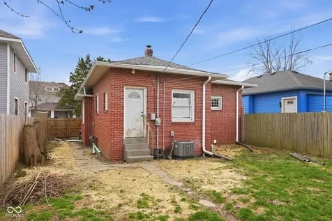 3724 E Market Street Indianapolis IN 46201