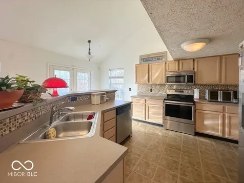 6246 Twin Creeks Drive Indianapolis IN 46268