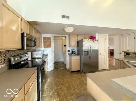 6246 Twin Creeks Drive Indianapolis IN 46268