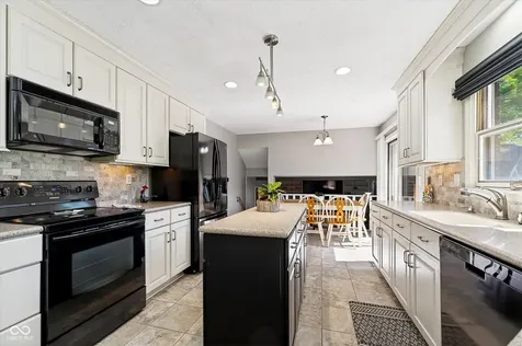 2427 Hawthorn Place Noblesville IN 46062