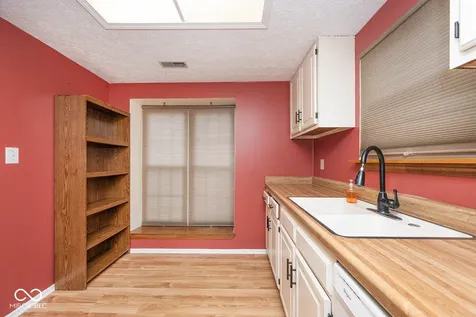 8012 Valley Farms Court Indianapolis IN 46214