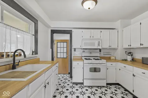 227 Jefferson Street Pendleton IN 46064