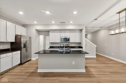 9847 Kenwood Street Avon IN 46123