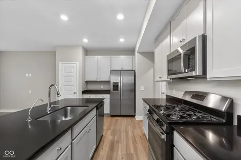 9847 Kenwood Street Avon IN 46123