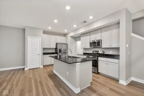 9847 Kenwood Street Avon IN 46123