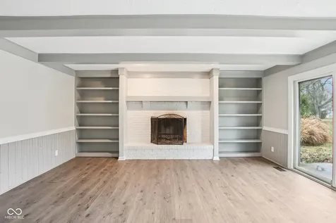 8815 Fathom Crest Indianapolis IN 46256