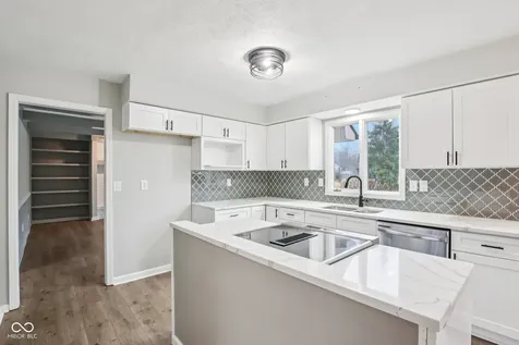 8815 Fathom Crest Indianapolis IN 46256