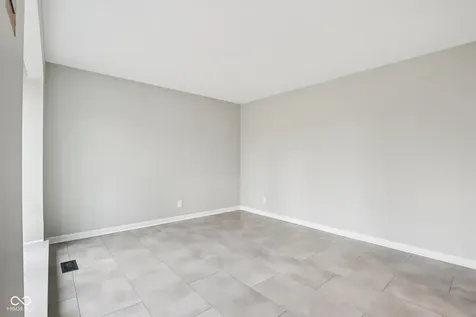 8815 Fathom Crest Indianapolis IN 46256