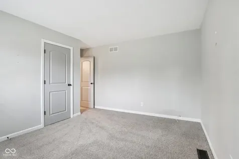 8815 Fathom Crest Indianapolis IN 46256