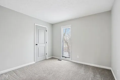 8815 Fathom Crest Indianapolis IN 46256