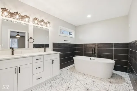 8815 Fathom Crest Indianapolis IN 46256