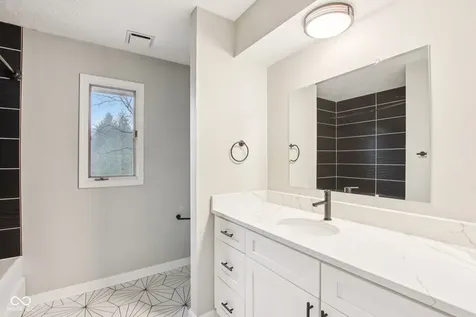 8815 Fathom Crest Indianapolis IN 46256