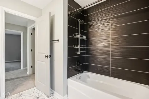 8815 Fathom Crest Indianapolis IN 46256
