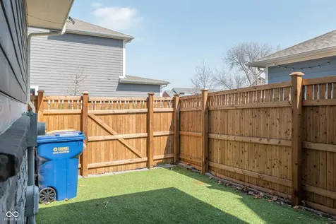 9124 Hawkins Road Indianapolis IN 46216