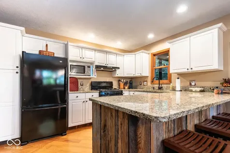 9002 E Agate Avenue Nashville IN 47448