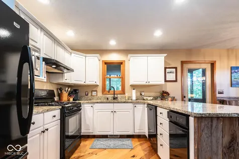 9002 E Agate Avenue Nashville IN 47448