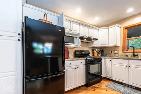 9002 E Agate Avenue Nashville IN 47448