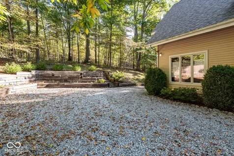 9002 E Agate Avenue Nashville IN 47448