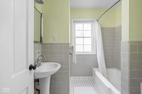 105 Berkley Road Indianapolis IN 46208