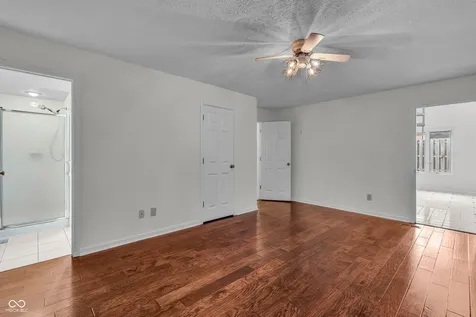 5228 Greenwillow Road Indianapolis IN 46226