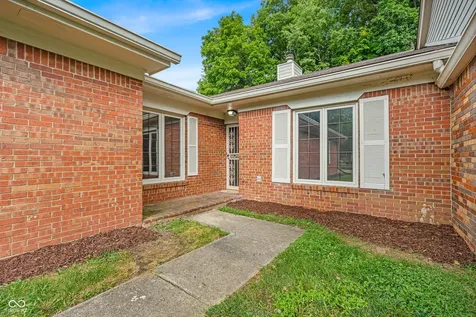 5228 Greenwillow Road Indianapolis IN 46226