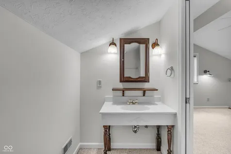 5228 Greenwillow Road Indianapolis IN 46226