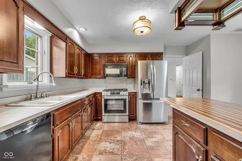 5228 Greenwillow Road Indianapolis IN 46226