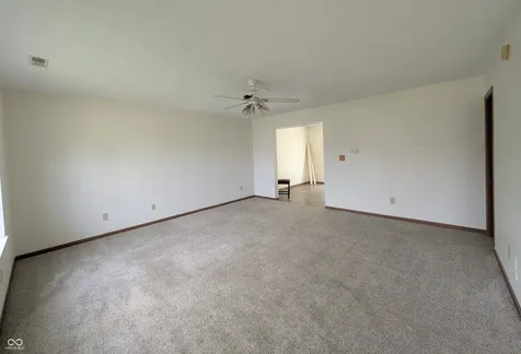1685 Thresher Drive Columbus IN 47201