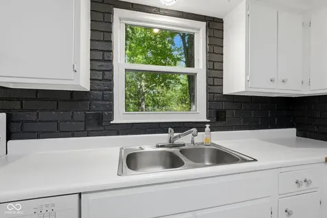 9222 Allisonwood Drive Indianapolis IN 46250