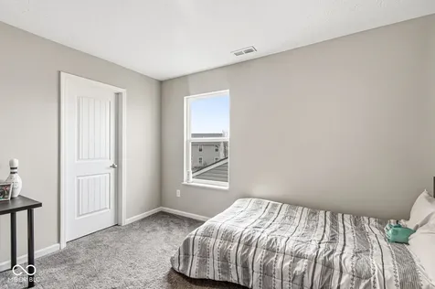 1225 S Aberdeen Drive Franklin IN 46131