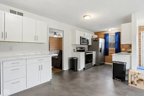 7591-7593 N Old S R 67 Mooresville IN 46158