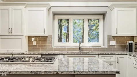 8613 Seaward Lane Indianapolis IN 46256