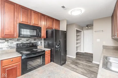10211 Gate Drive Indianapolis IN 46239