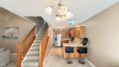 939 Prestwick Place Indianapolis IN 46214
