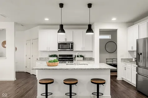 15469 Eastpark Circle W Fishers IN 46037