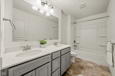 15469 Eastpark Circle W Fishers IN 46037