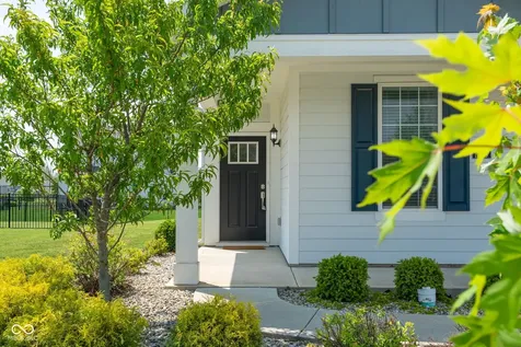 15469 Eastpark Circle W Fishers IN 46037